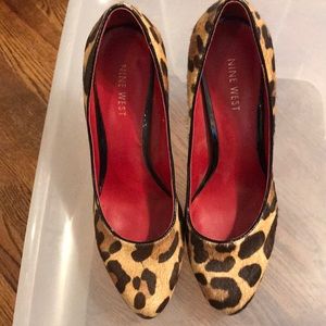 Leopard pumps